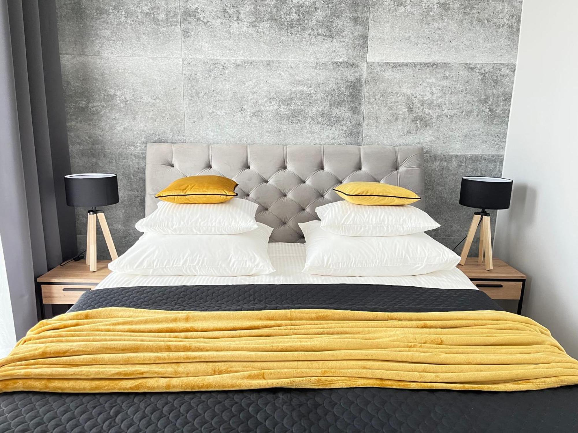 Wola Tower Deluxe Separate Bedroom With Free Garage - By Perfect Apart Varsóvia Exterior foto