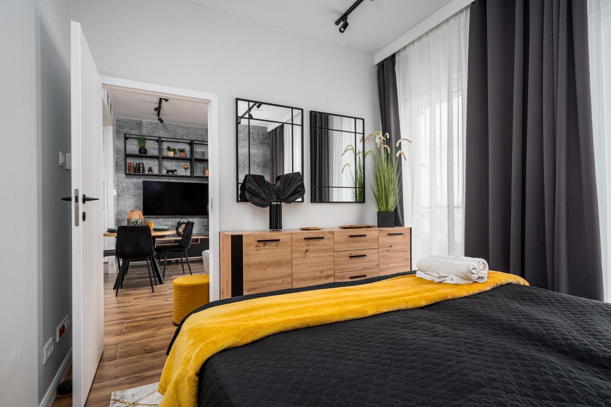 Wola Tower Deluxe Separate Bedroom With Free Garage - By Perfect Apart Varsóvia Exterior foto