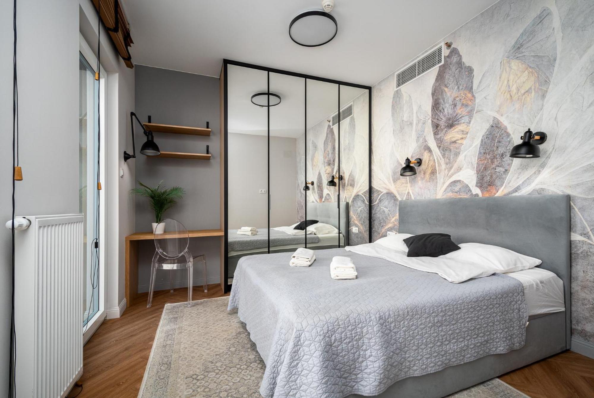 Wola Tower Deluxe Separate Bedroom With Free Garage - By Perfect Apart Varsóvia Exterior foto
