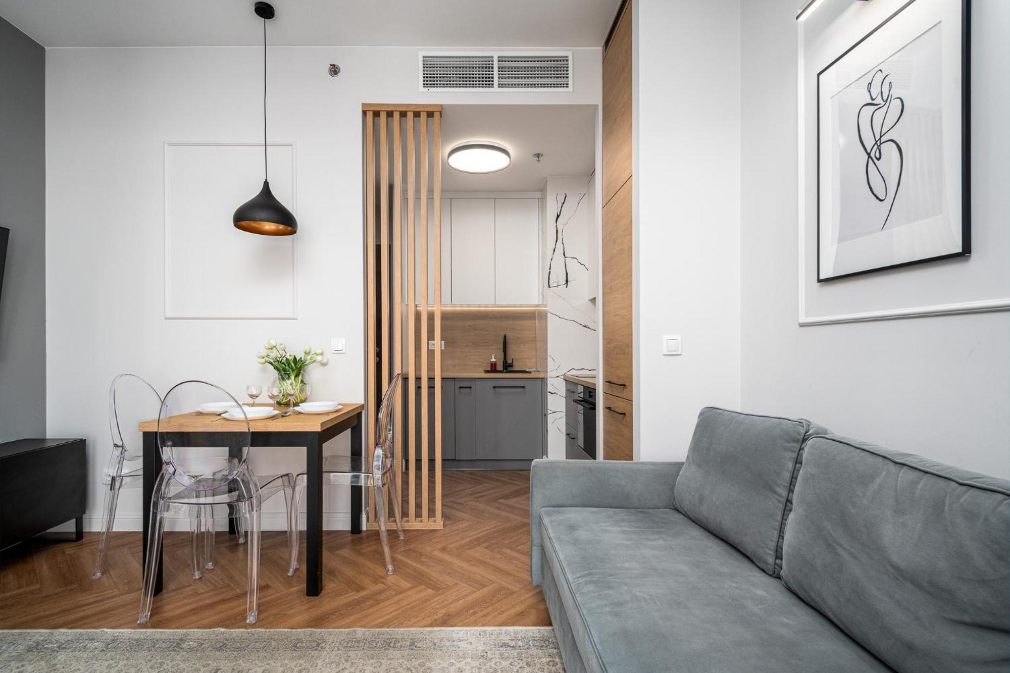 Wola Tower Deluxe Separate Bedroom With Free Garage - By Perfect Apart Varsóvia Exterior foto