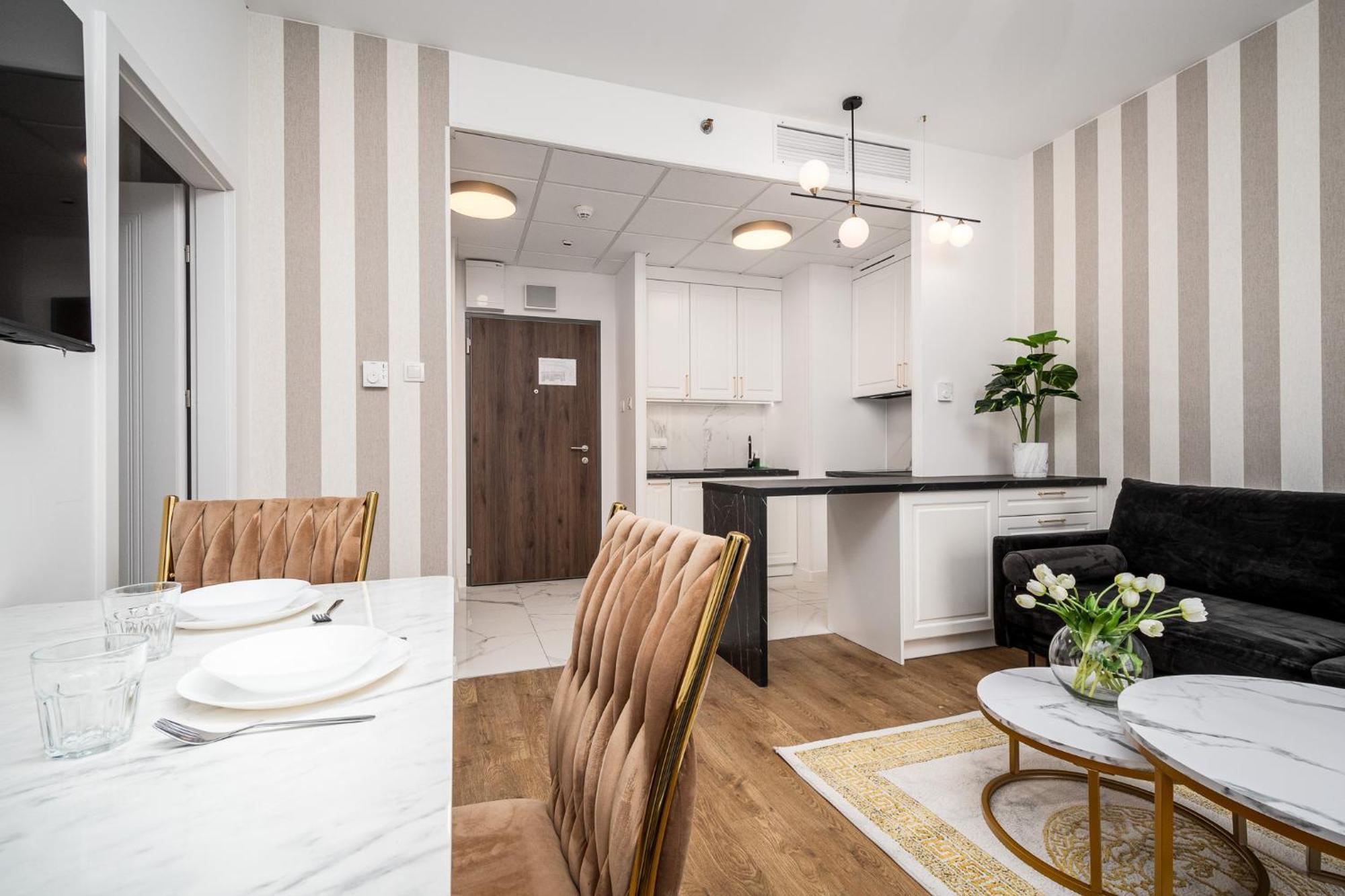 Wola Tower Deluxe Separate Bedroom With Free Garage - By Perfect Apart Varsóvia Exterior foto