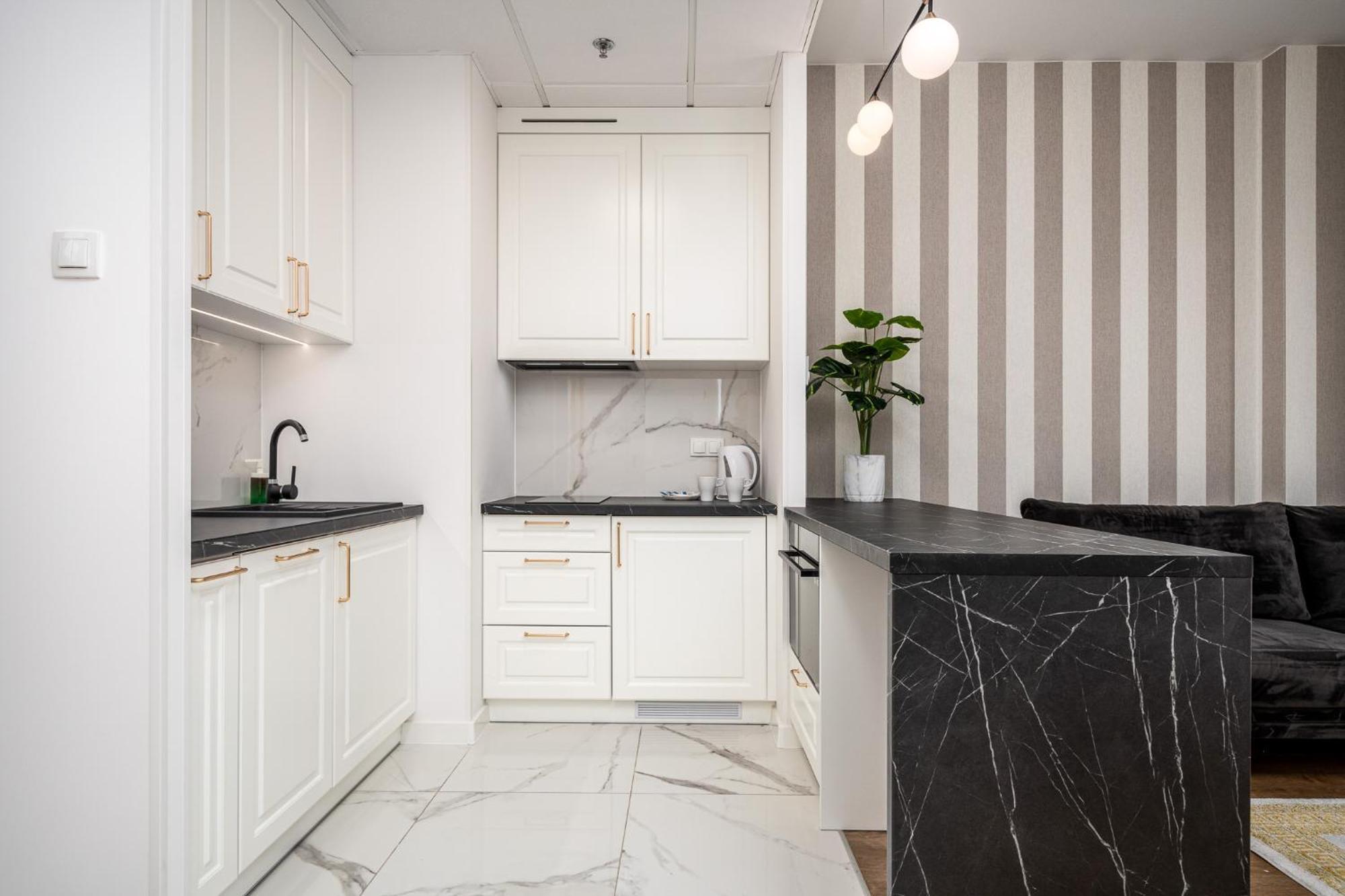 Wola Tower Deluxe Separate Bedroom With Free Garage - By Perfect Apart Varsóvia Exterior foto